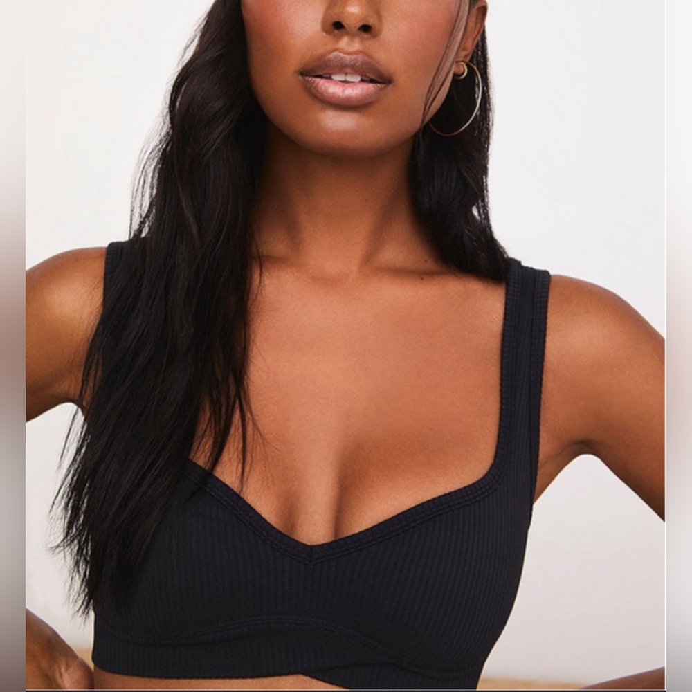 FOR LOVE & LEMONS Ribbed Lined Black Sport Bra Demi Style Coverage Crossover